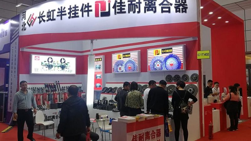 在选择加盟代理时，首先要关注产品技术。优质的汽车美容洗车用品应具备以下特点：